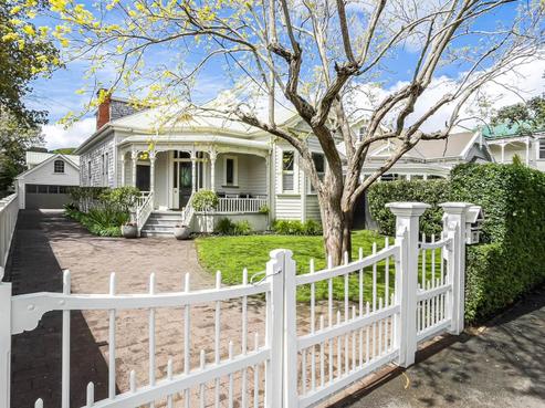 32 Cheltenham Road, Devonport