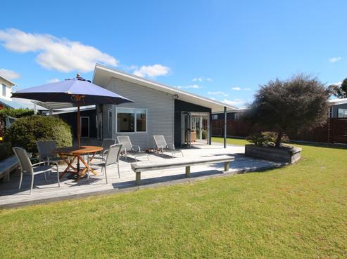 170 Kowhai Avenue, Matarangi