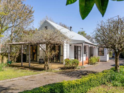 36 Kuratawhiti Street, Greytown
