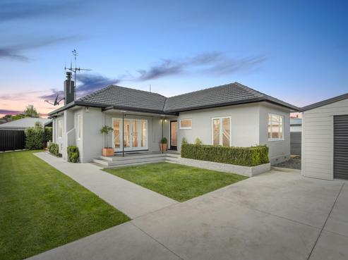 816B Churchill Street, Akina
