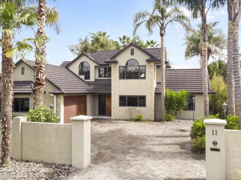 11 Helmsdale Court, Huntington