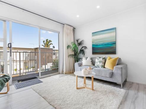 7/41 Anzac Road, Browns Bay