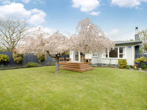 1113 Outram Road, Akina
