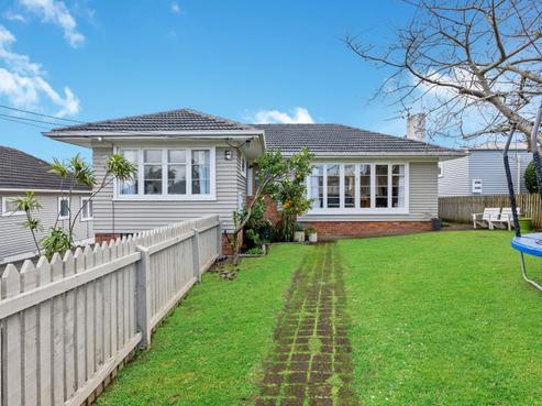 47 Hayr Road, Three Kings