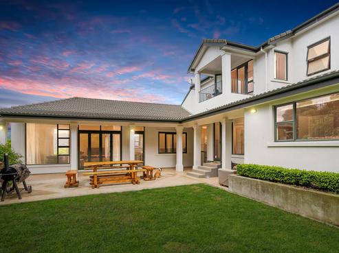 1 Corrondella Grove, Belmont