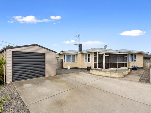 10 Bruce Avenue, Glenview