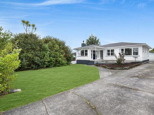 5 Rewarewa Road, Te Atatu Peninsula