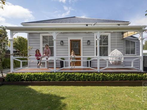 5 Elliot Street, Riverhead
