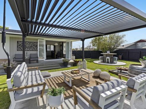1 Sutherland Crescent, Westbrook