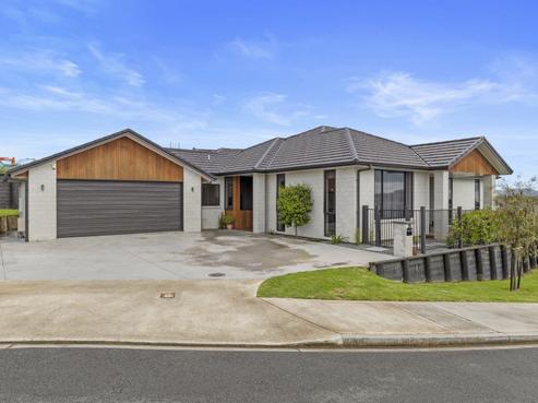 26 Drower Glen, Flagstaff