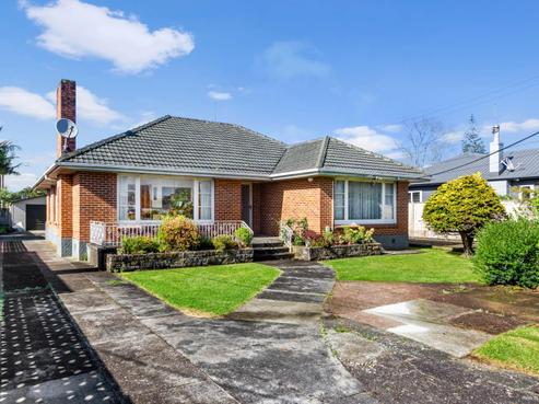 18 Taikata Road, Te Atatu Peninsula