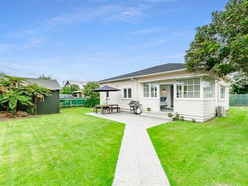 13 Rauparaha Street, Waikanae Beach