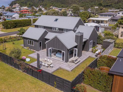 105 Given Avenue, Whangamata