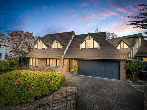 2/4 Gleneagles Terrace, Ilam