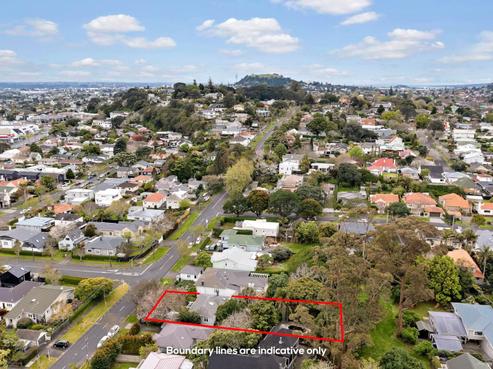 242 Saint Andrews Road, Epsom