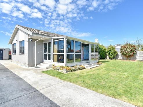 60 Sapphire Street, Casebrook
