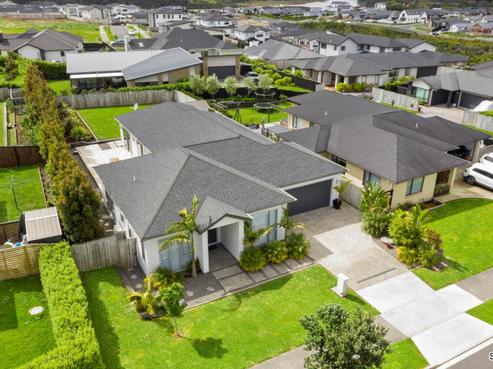122 Pohutukawa Parade, Riverhead