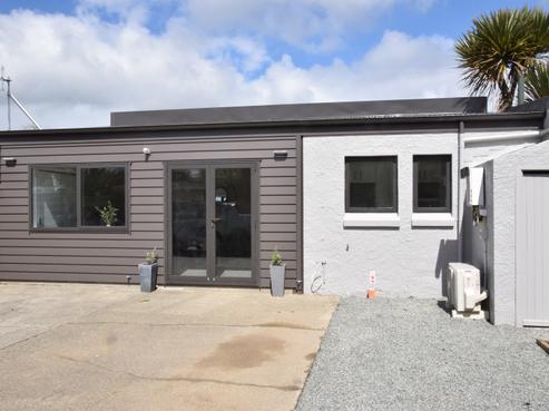 2/245 Queens Drive, Windsor