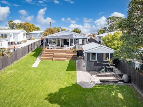 814 Whangaparaoa Road, Manly