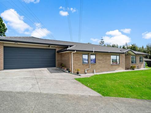 320 Triangle Road, Massey