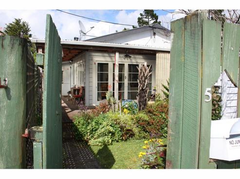 5 Jordan Street, Hikurangi
