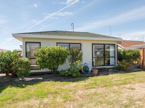 6 Birchwood Grove, Richmond