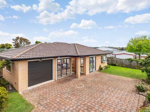 16A Vanguard Road, Kelston