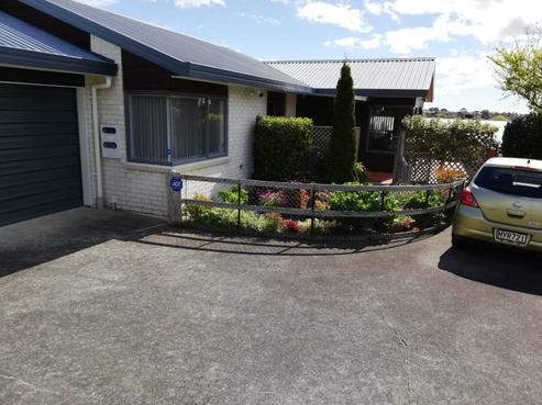 2/175 Cook Street, Howick