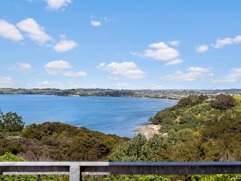 18 Puriri Place, Sandspit