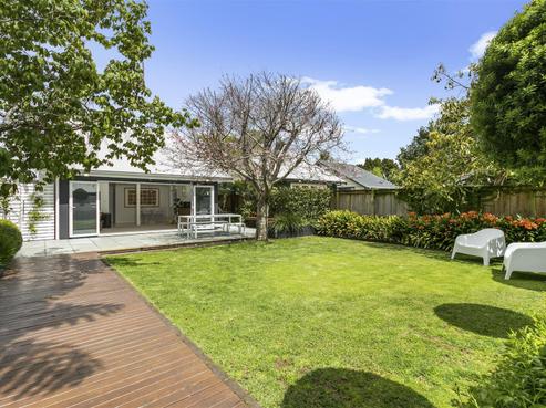 2/25A Beach Road, Te Atatu Peninsula