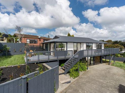 155 Spinella Drive, Bayview