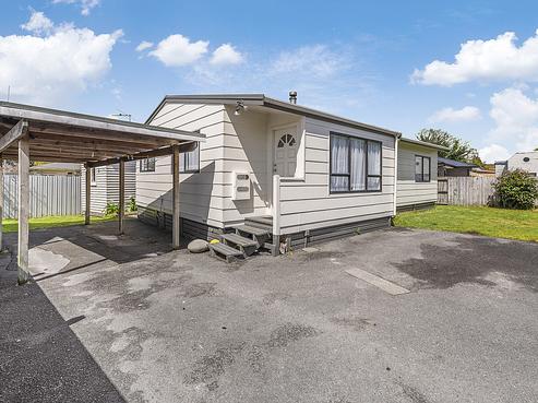 44A Sunset Road, Mangakakahi