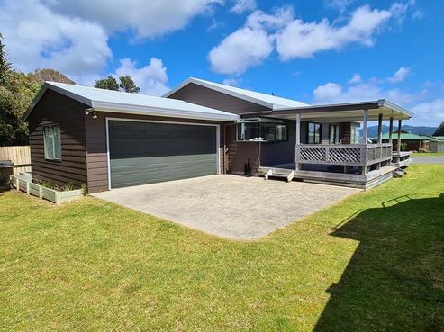 109 Manuka Place, Matarangi