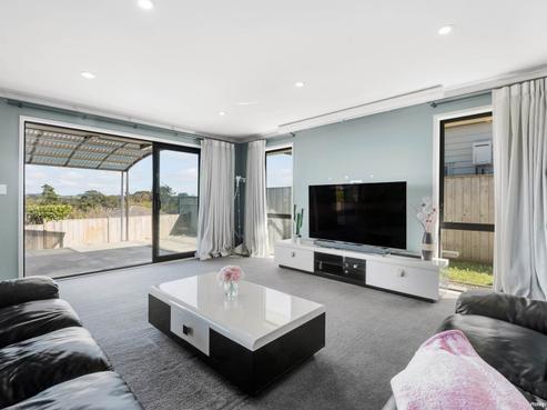 16 Arbors Track, Silverdale