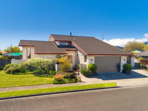 4 Bremner Crescent, Stoke