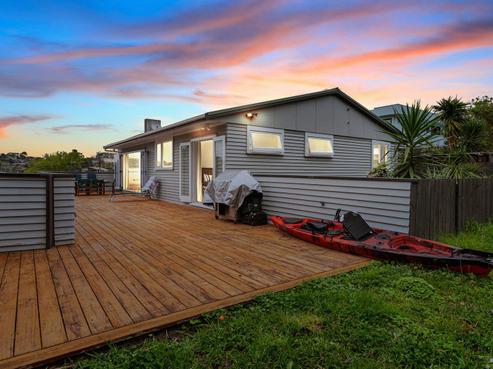 4 The Esplanade, Castor Bay
