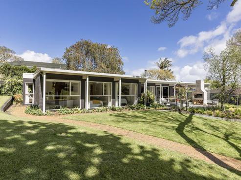5 Meanda Gardens, Sunnyhills