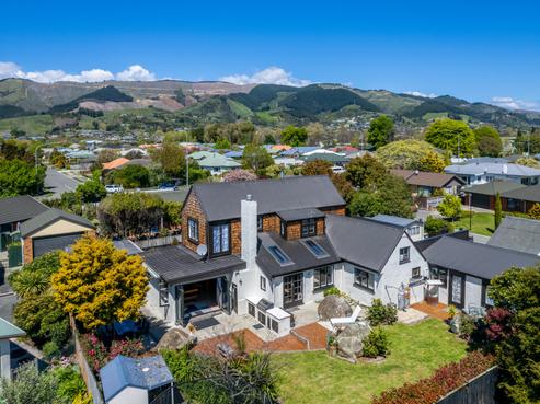 49 Maple Crescent, Richmond