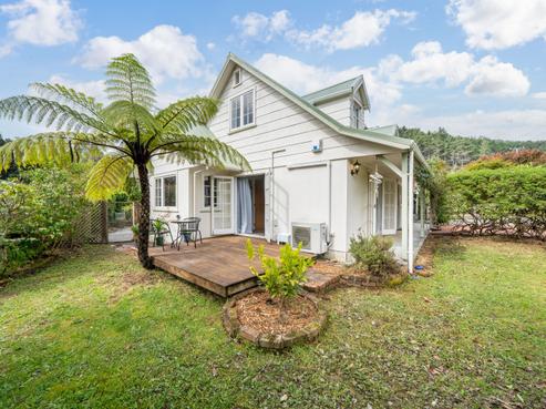 11 Forest Road, Pinehaven