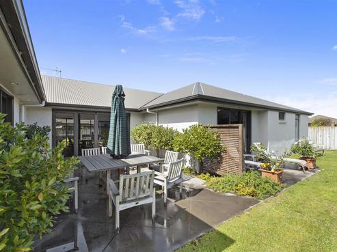 20 Darjon Drive, Huntington