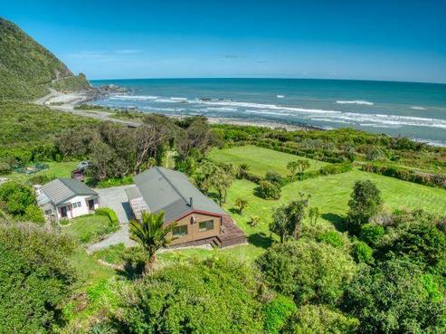 2404 Coast Road, Barrytown