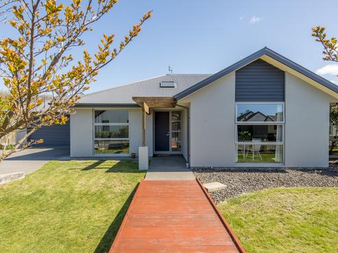 30 John Campbell Crescent, Middleton