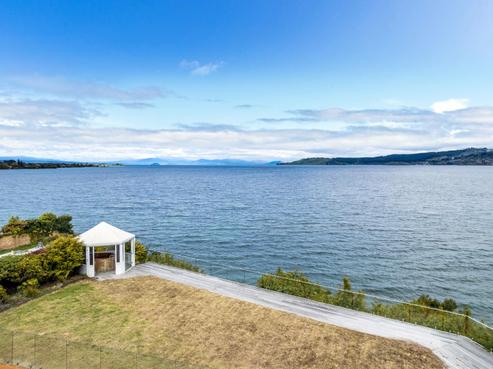 159 Lake Terrace, Hilltop