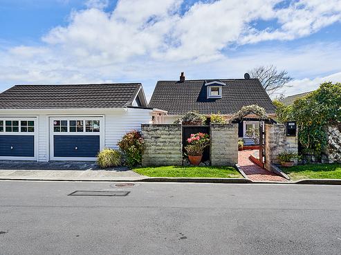 5 Tui Road, Days Bay