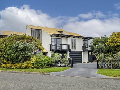 10 Toru Road, Paraparaumu Beach
