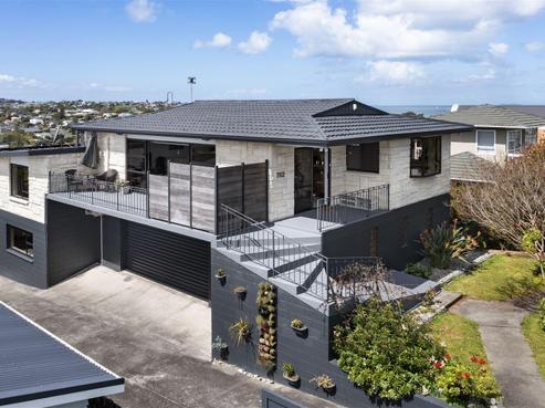 762 Whangaparaoa Road, Manly