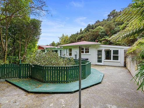 35 James Grove, Stokes Valley