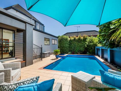 1/11 The Esplanade, Campbells Bay