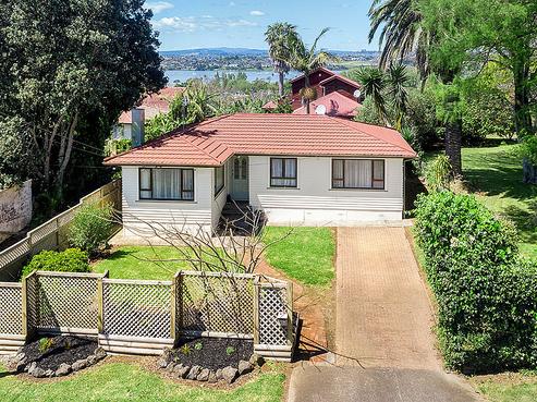 32A Court Crescent, Panmure