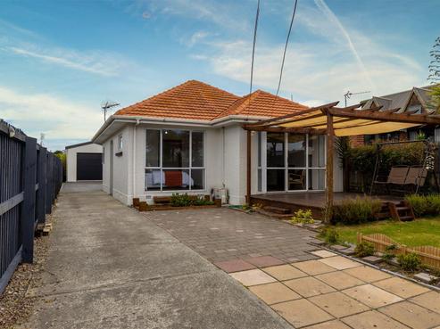 139 Estuary Road, South New Brighton
